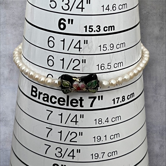rice pearl bracelet with black Cloisonne bow enamel silver plated toggle - Picture 3 of 3
